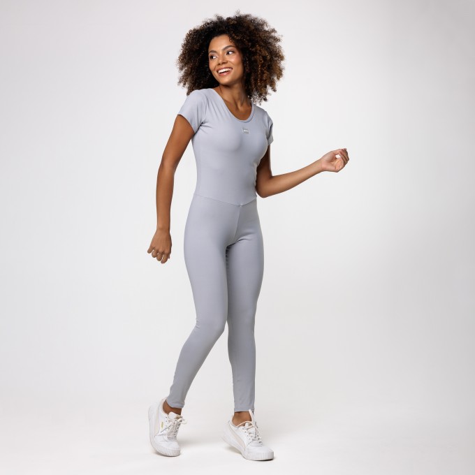 Macacão Fitness Cinza com Manga