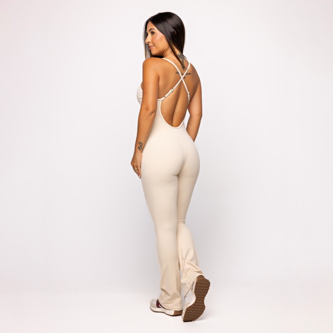 Macacão Fitness Flare Off White Vanila